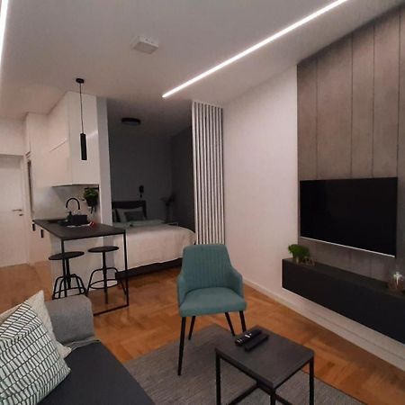 Nina Studio Apartment Bijeljina Exteriör bild
