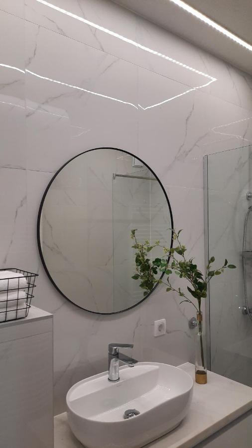 Nina Studio Apartment Bijeljina Exteriör bild