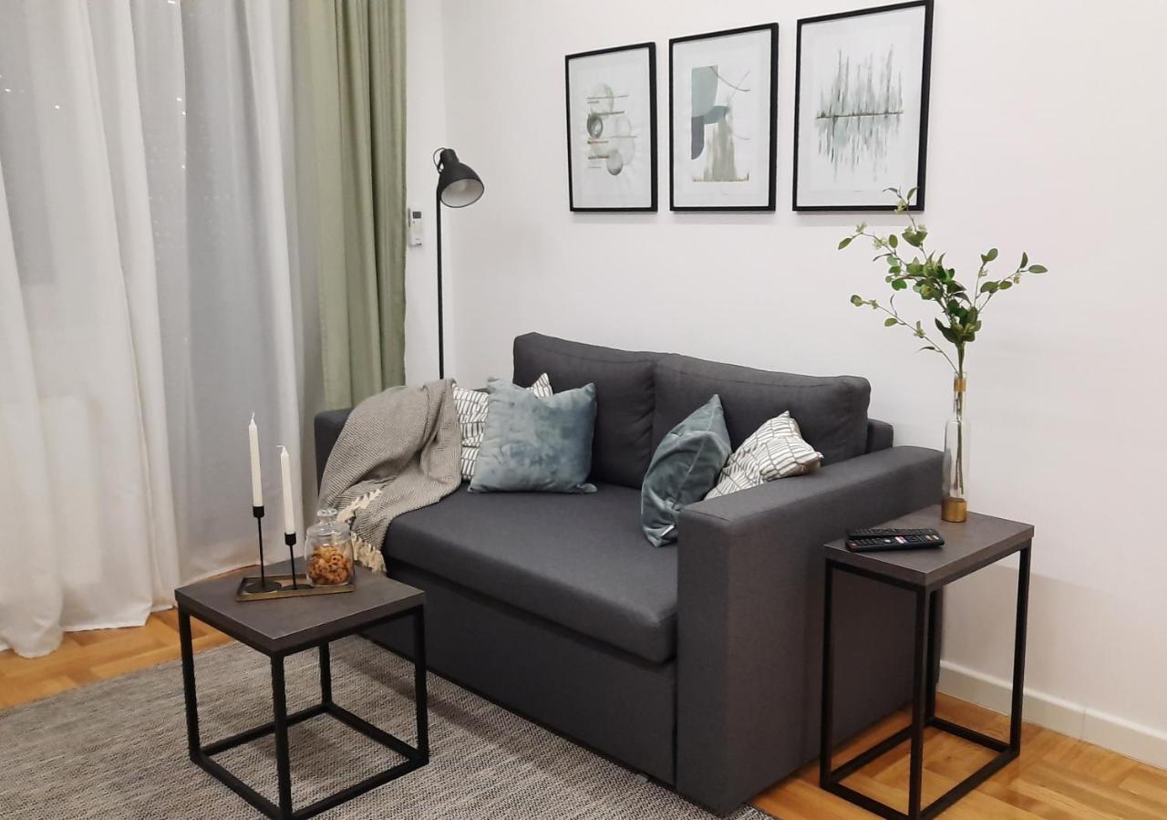 Nina Studio Apartment Bijeljina Exteriör bild