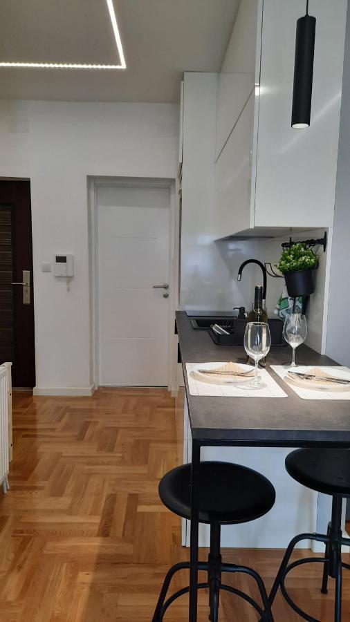 Nina Studio Apartment Bijeljina Exteriör bild