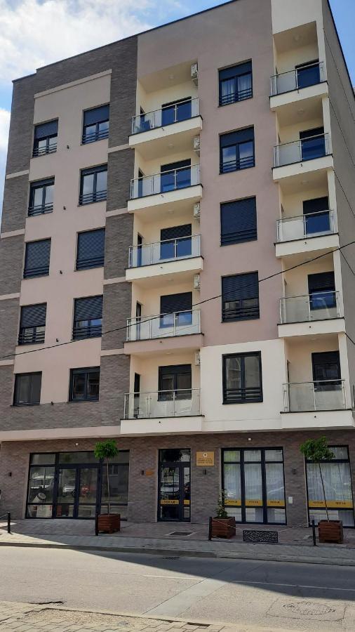 Nina Studio Apartment Bijeljina Exteriör bild