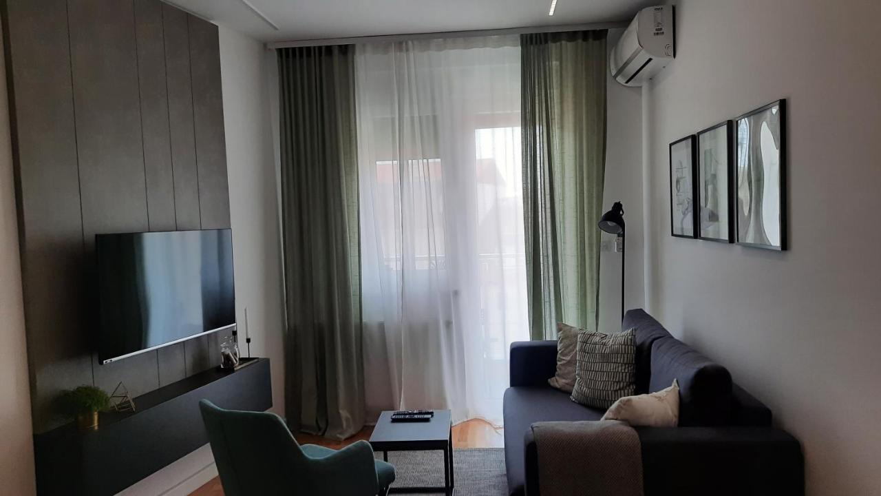 Nina Studio Apartment Bijeljina Exteriör bild