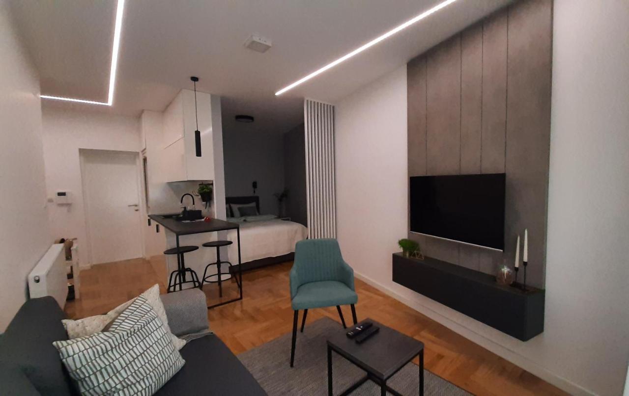 Nina Studio Apartment Bijeljina Exteriör bild